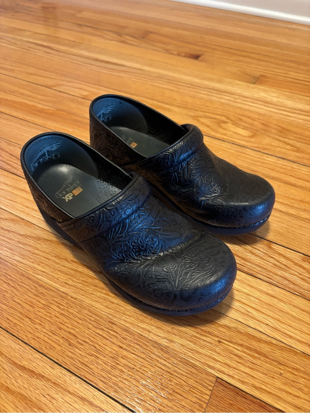 Dansko Black Floral Embossed Leather Clogs Size 39 European/8.5-9 US